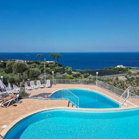 Villaggio Lubrense 3*