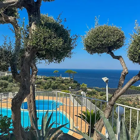 Villaggio Lubrense 3*
