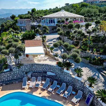 Villaggio Lubrense 3*