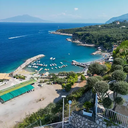 Hotel Lubrense 3*