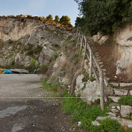 Villaggio Lubrense מלון