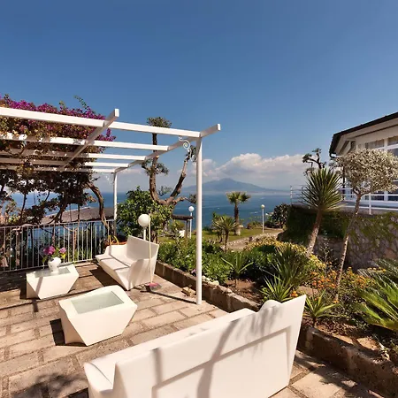 Villaggio Lubrense 3*