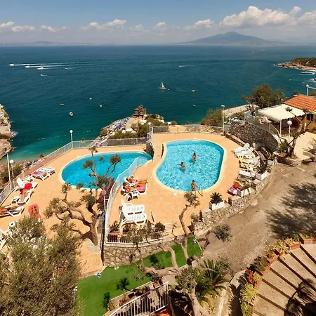 Villaggio Lubrense 3*